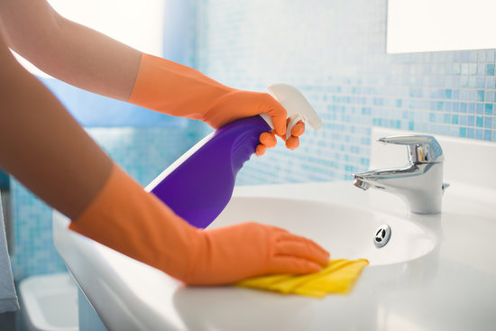 How to clean & maintain your bathroom during fall season?